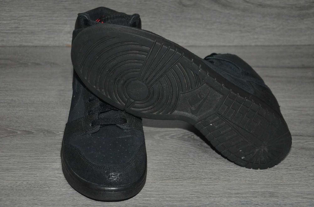 Продам кросівки замша Фірма NIKE Dunk High 08.