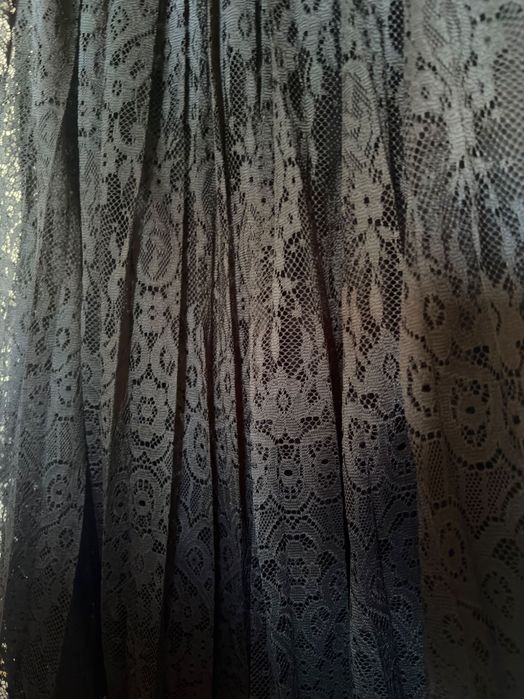 Сукні красиві на будь-який випадок та чорна спідниця