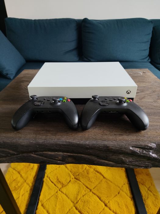 Xbox one X (jeden Pad )