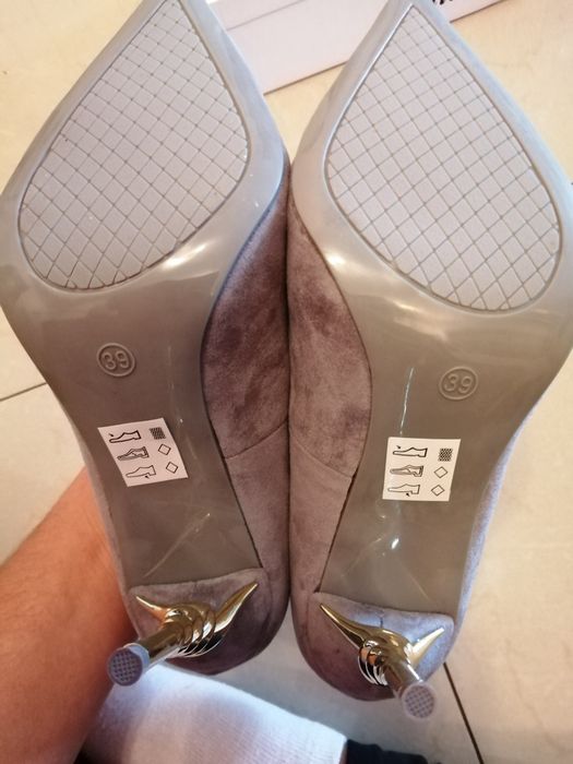 Buty szpilki (39) nowe