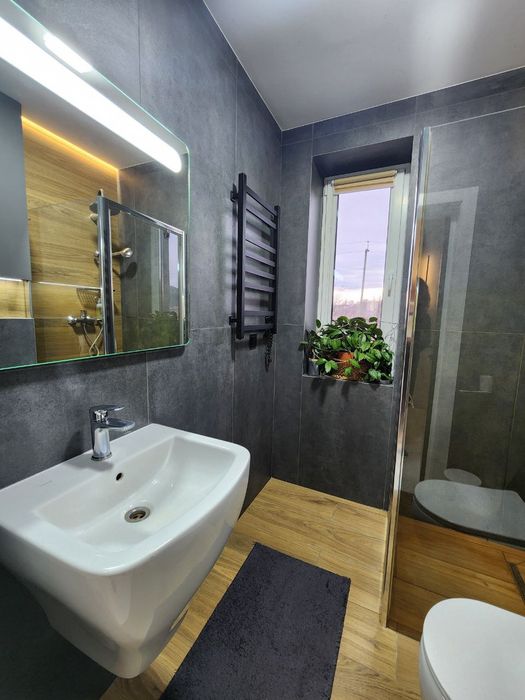 Продається сучасний будинок поблизу міста!