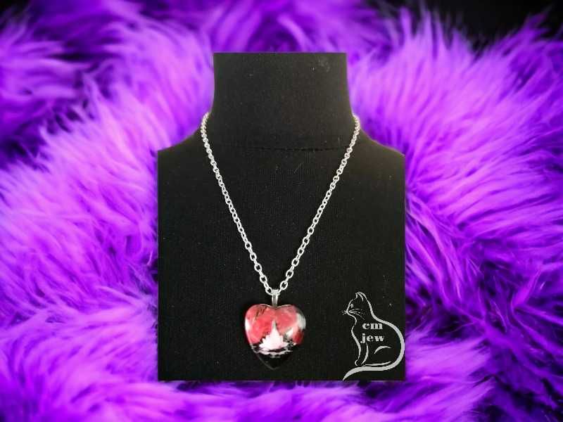 Colar coração com cenário montanha - Novo