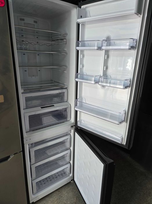 Janki, ul. Wspólna 6 Lodówka Samsung czarne szkło