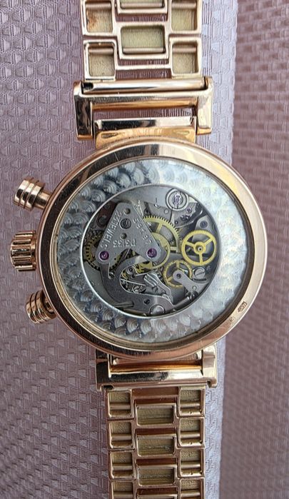 Золотые часы с браслетом