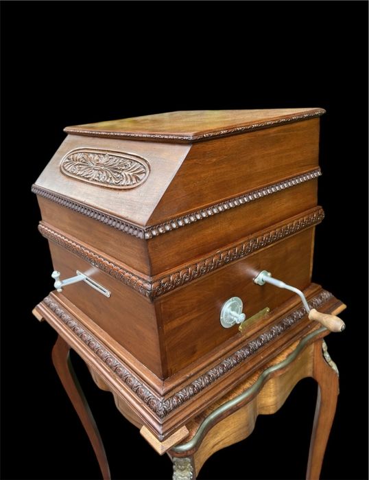 Антикварний грамофон патефон граммофон патіфон Франція