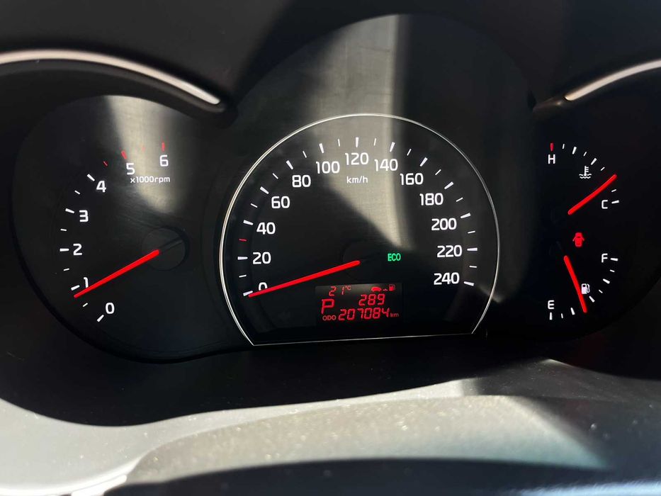 автомоболь KIA Sorento