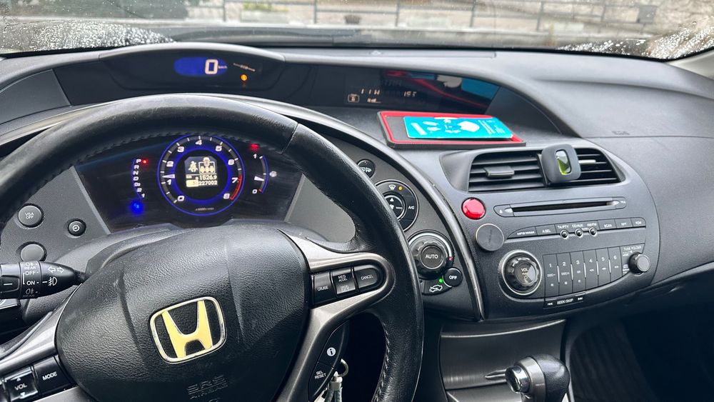 Honda Civic 2009р. автомат. Не робот! 5D 1.8 , газ бенз  227тис км.