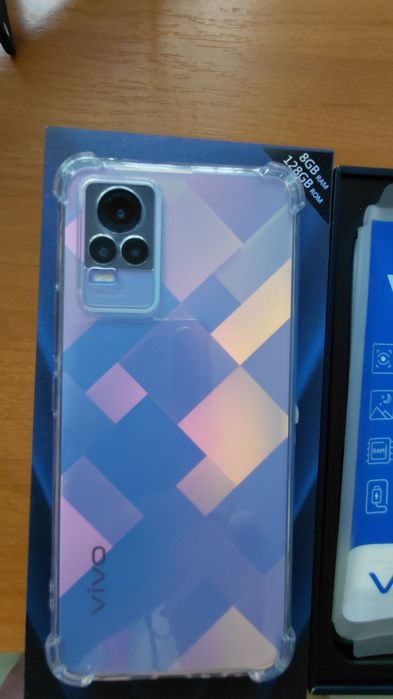 Телефон  VIVO  V21e .
