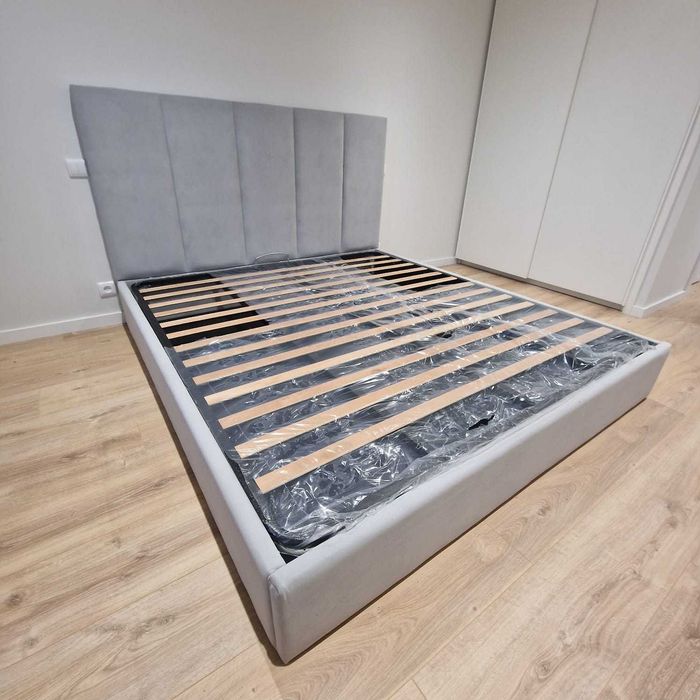 Camas De Casal Estofadas ALTA GAMA - MODELO RAYOS - Top de Gama 190x140m Estrado Incluído!!