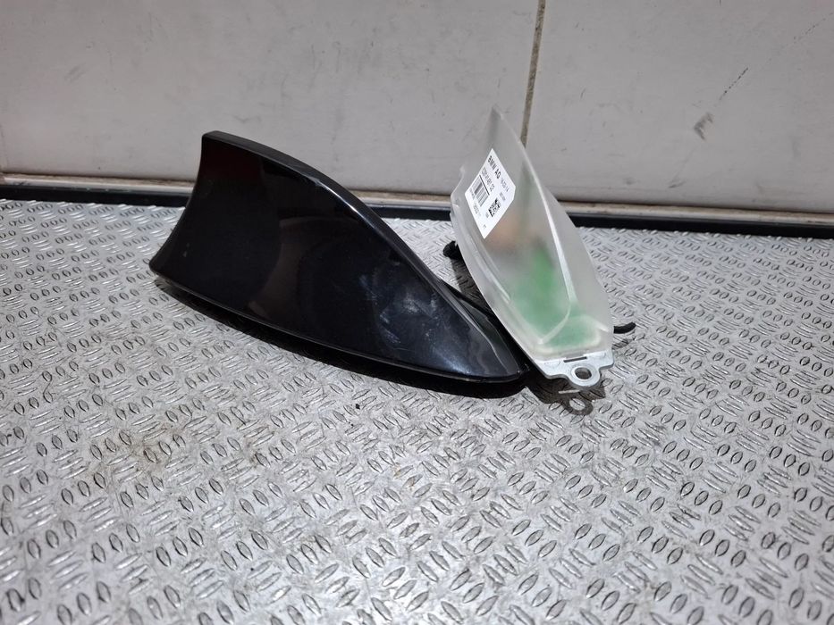 Antena dachowa rekin  BMW 5 F10 rok 2014 nr 13600211