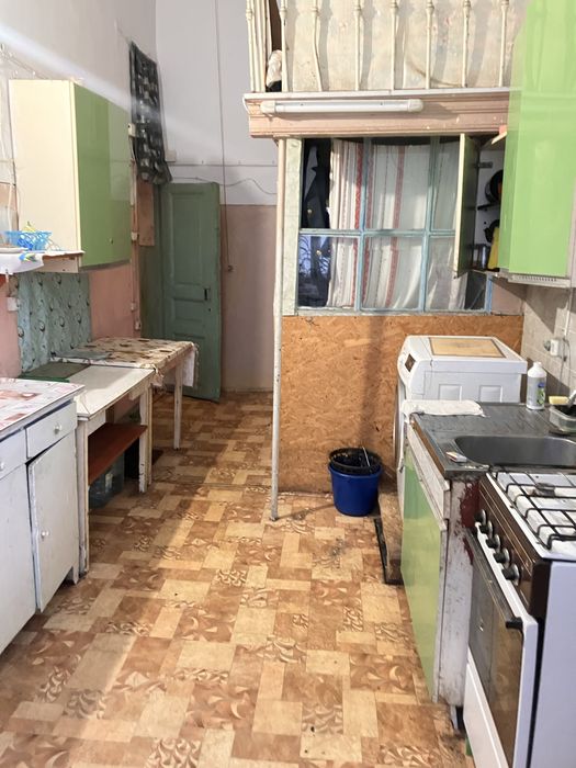 Льва Толстого/Нежинская. Центр, комната в комуне