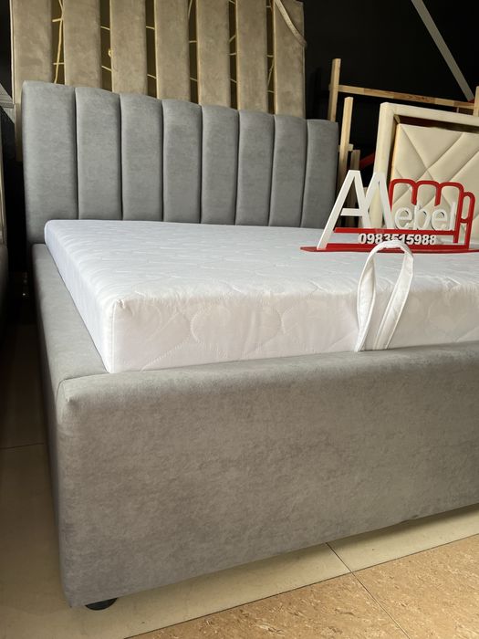 Ліжко двохспальне 160*200 з матрацом