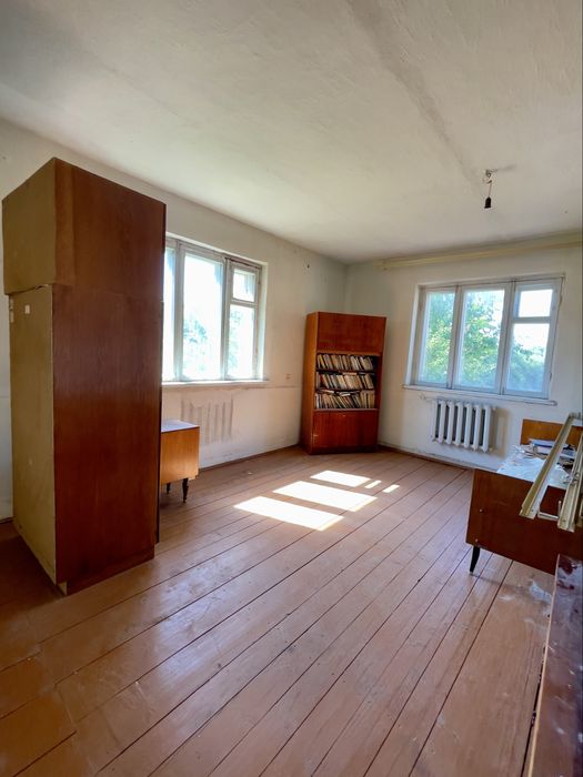 Продається будинок в центрі с.Бродецьке