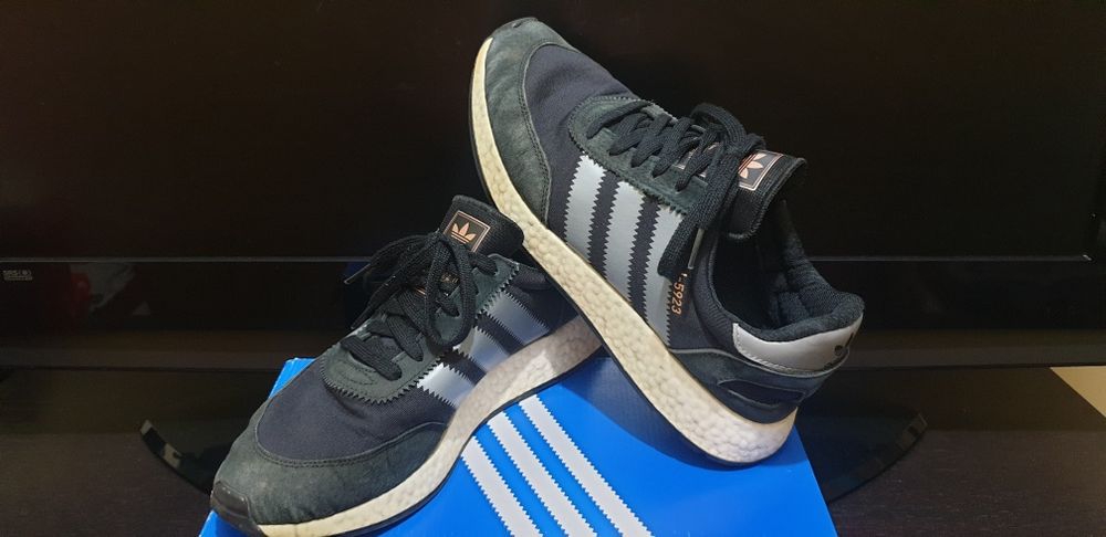 Ténis usados em ótimo estado Adidas Original I-5923 tamanho 43 1/3.