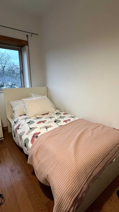 Cama solteiro IKEA -  90/200 cm