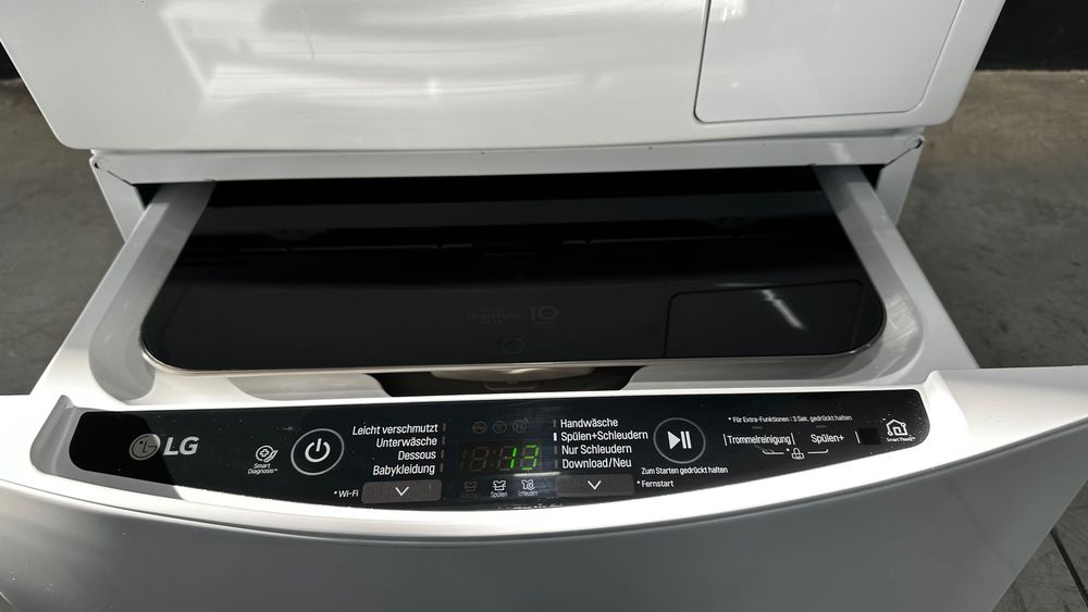 Знижка!!!Пральна сушильна машина 2в1. З додатковий баком LG F16WD128GH