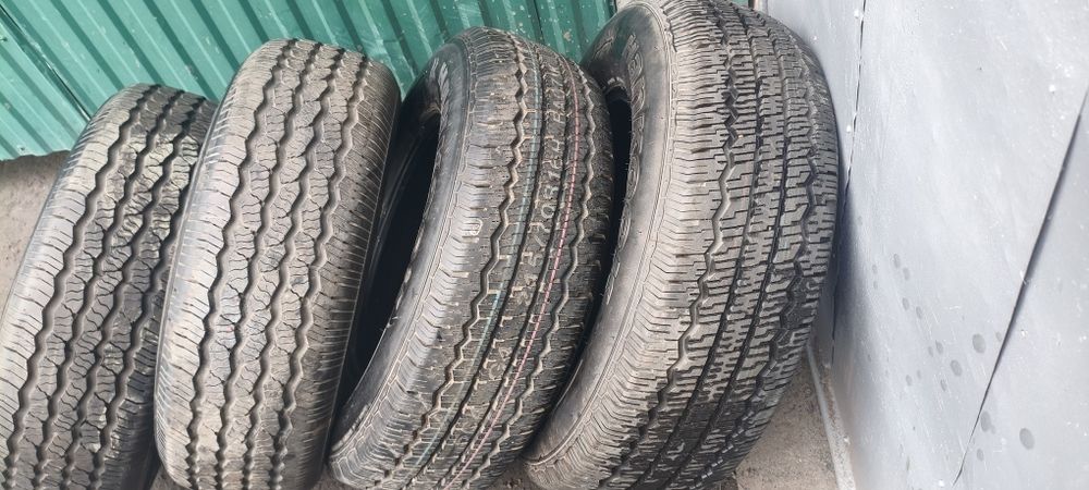 Продам літню , практично нову, резину  245/70/16