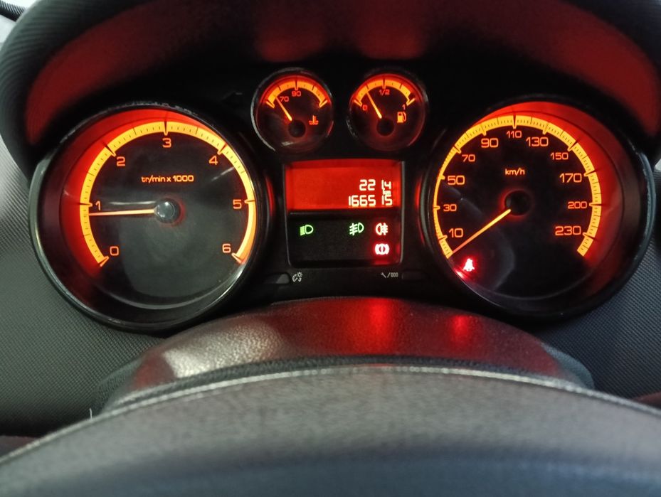 Peugeot 308 SW 1.6 DIESEL 7 lugares