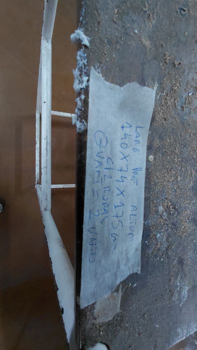 Escada /plataforma armazem 140x74x175cm alt