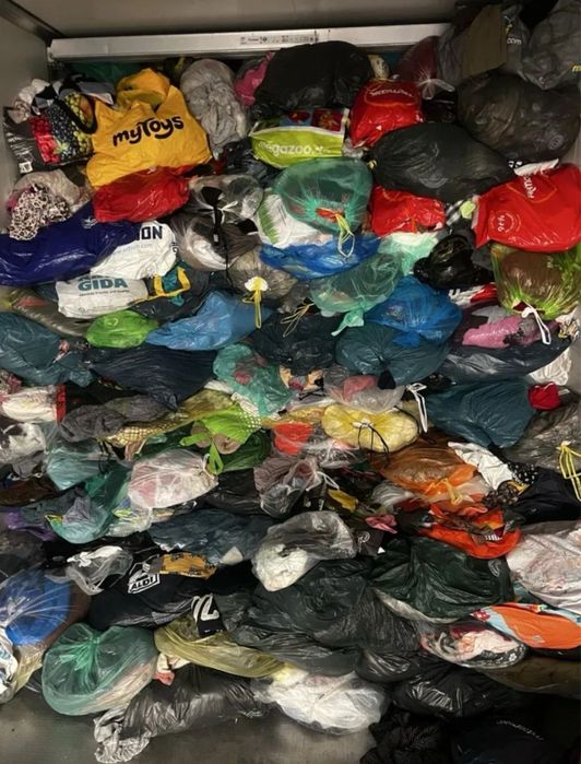 Odzież używana hurtowo mix ubrań na kilogramy