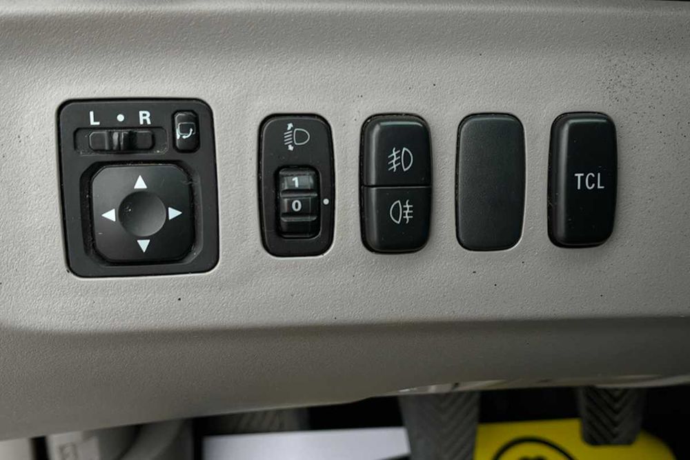 Mitsubishi Grandis 2005