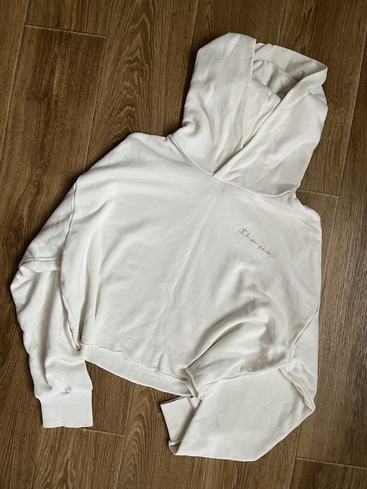 Укорочене кроп-худі бренду Champion