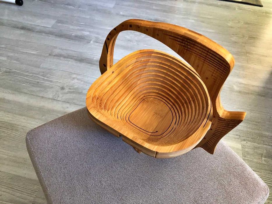Oryginalny, drewniany składany koszyk w kształcie ryby