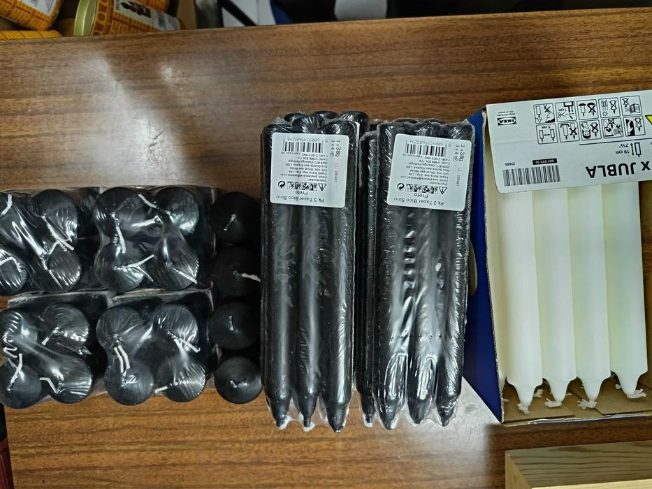 Vendo cera velas brancas e pretas