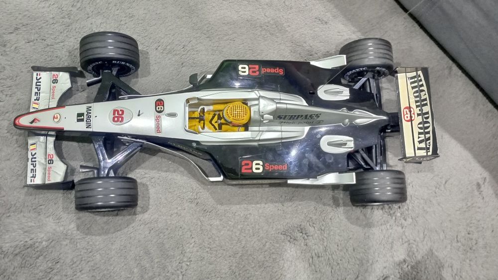 Zdalnie sterowany formuła w skali 1:6