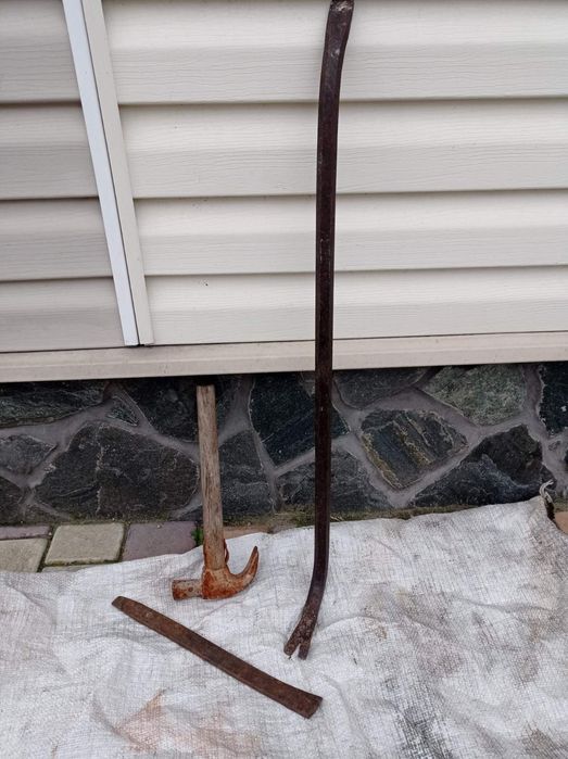 Молоток. Кувалда. Сокира. Топор. Кирка.Гвоздодер. Бортіровка-.