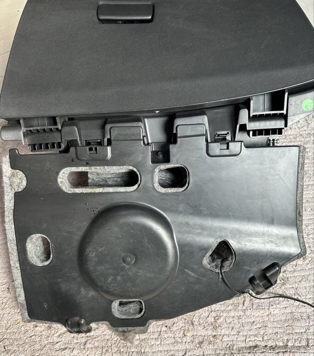 Porta-luvas Opel Astra J de 2009 a 2016