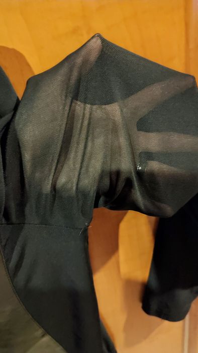 Bluzka z długim rękawem 
Długość 67 cm 
Szerokość pod pachami 50 cm