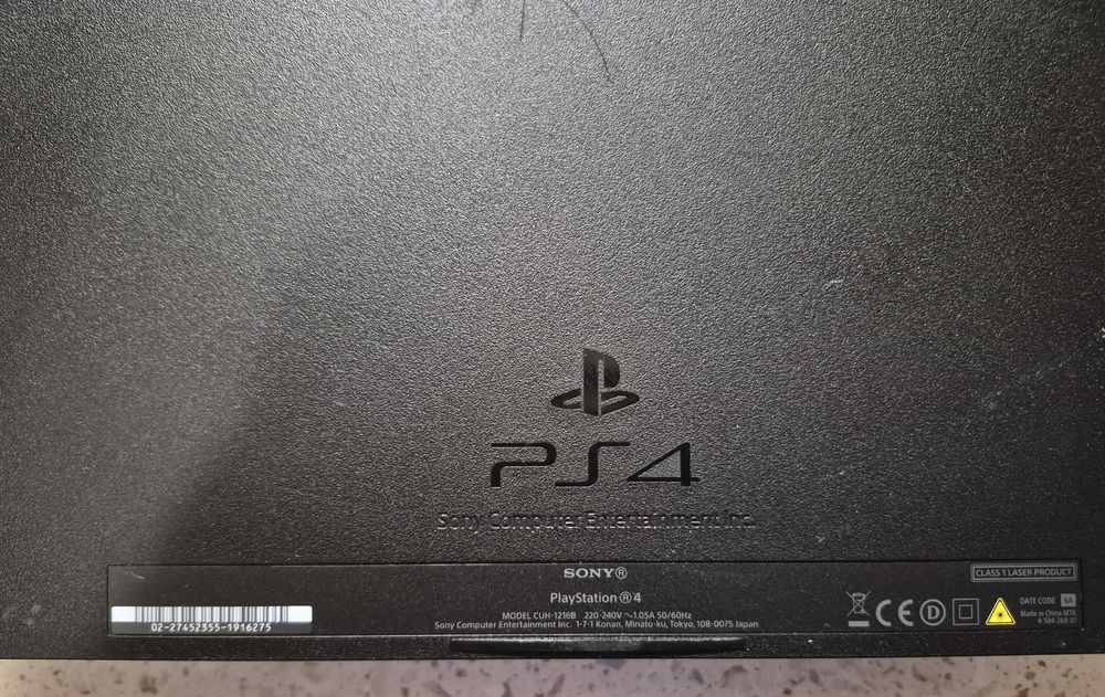 Konsola Sony PlayStation 4 (PS4) 1TB + 2 oryginalne pady + ładowarka