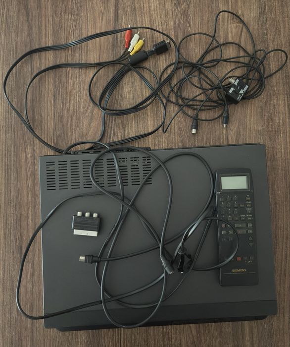 Leitor VHS Siemens FM 634 c/ Comando