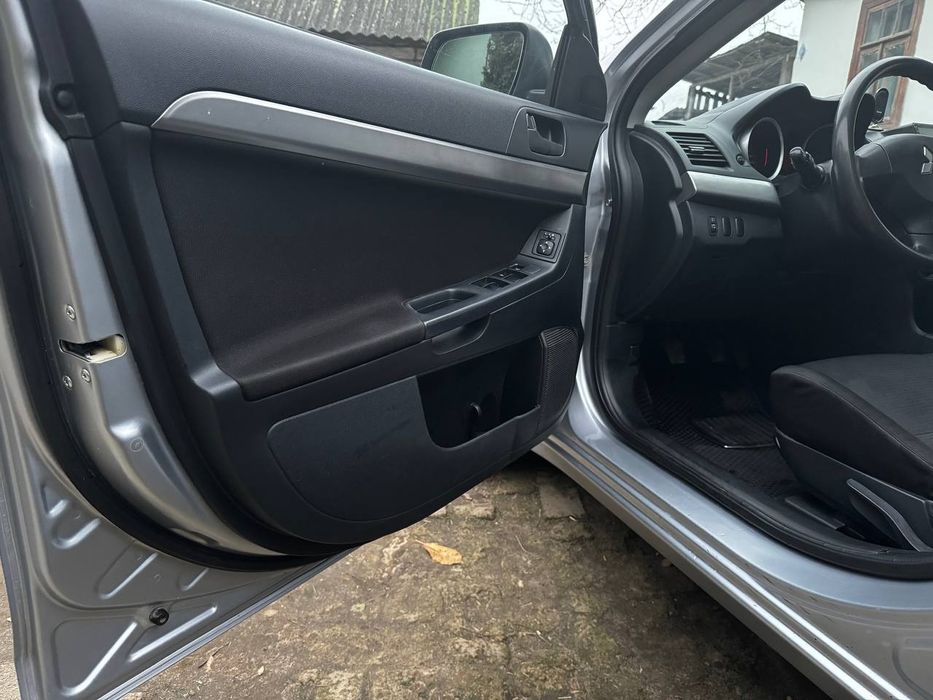 Мітсубісі лансер х