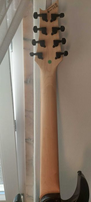 Guitarra 8 cordas