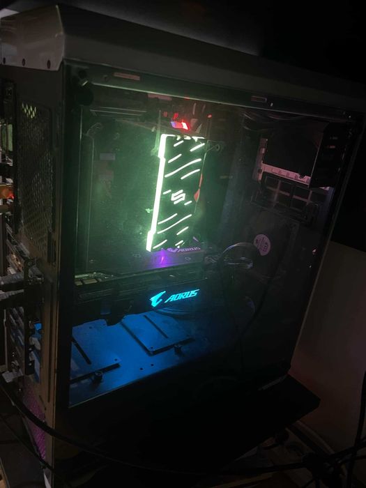 Mocny Komputer do gier + monitory