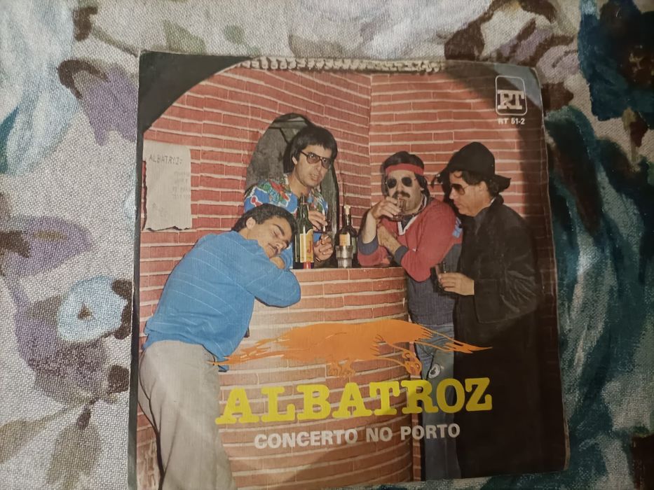Quatro discos de vinil de música Portuguesa