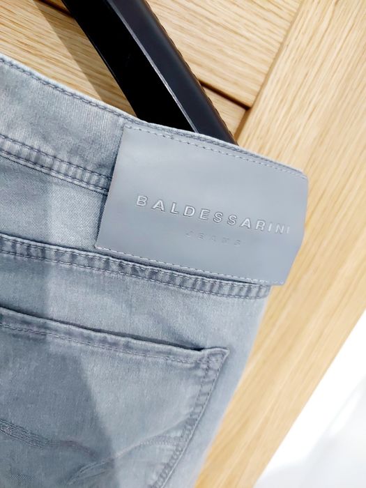 Oryginalne męskie spodnie jeansy Baldessarini roz 34 /34 L model Jack