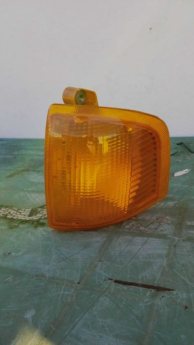 Pisca esquerdo Ford Escort MK4