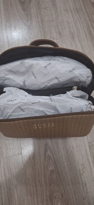 Kosmetyczka guess