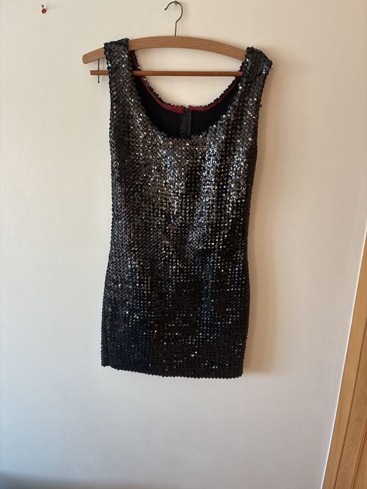 Vestido em lantejolas preto