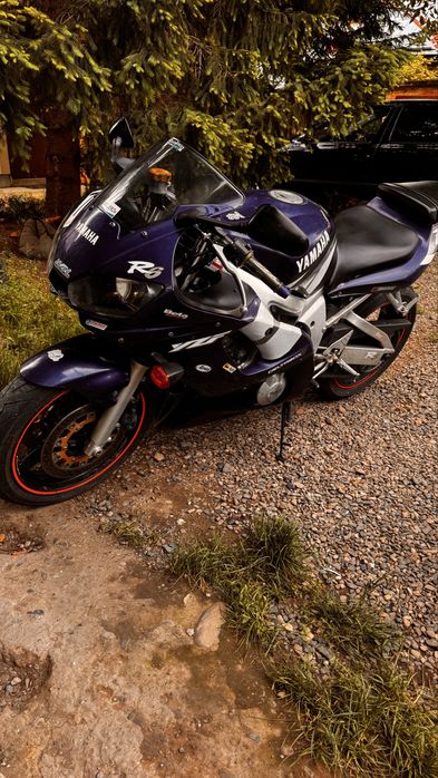 Yamaha r6 2002.