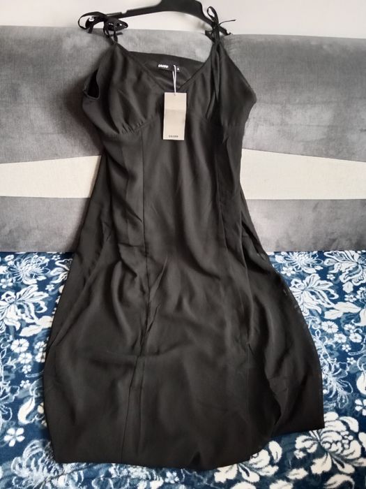 Elegancka sukienka czarna