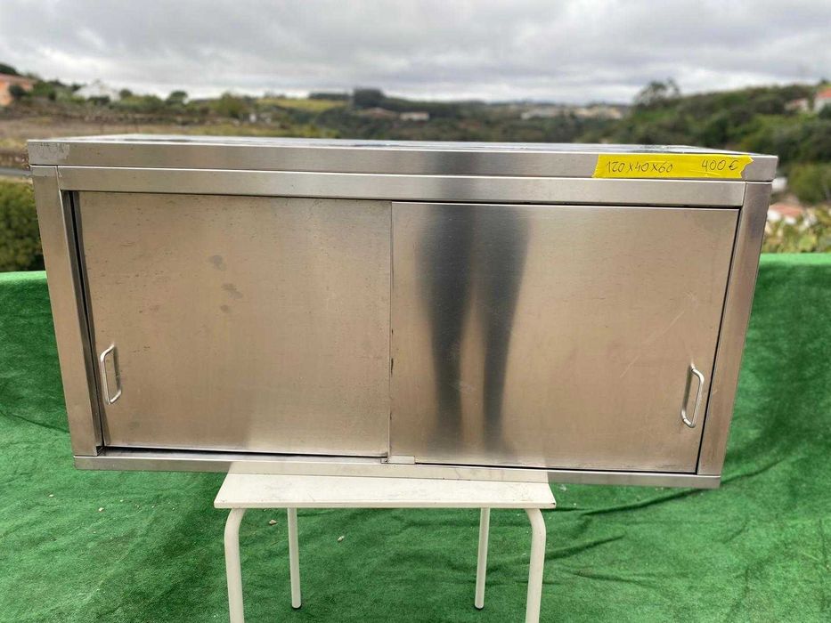 Armário de parede em inox