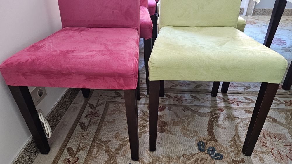 Cadeiras forradas madeira