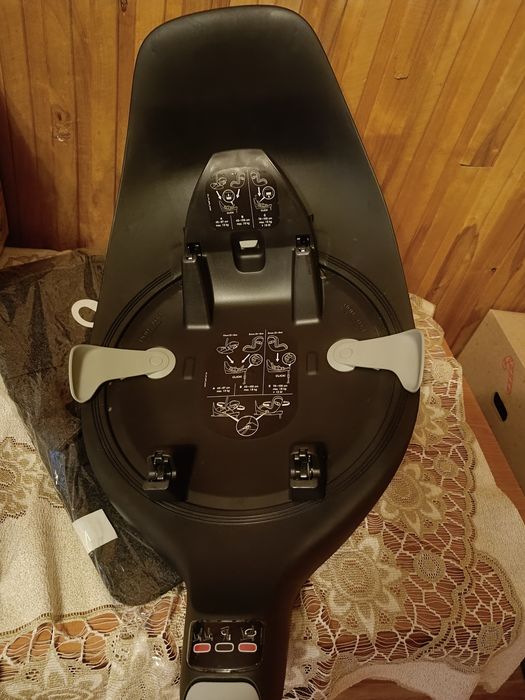 Baza ISOFIX  + nosidełko Cybex