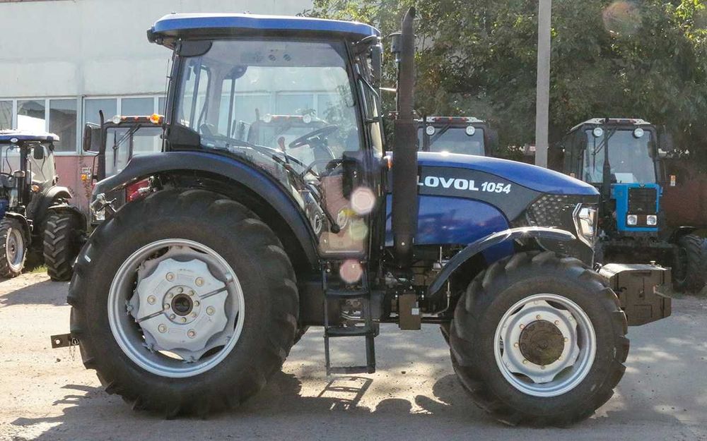 Трактор Lovol 1054 або інша модель від офіційного дилера