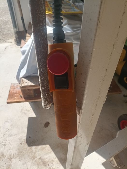 Grua desmontável ideal para mecanicos