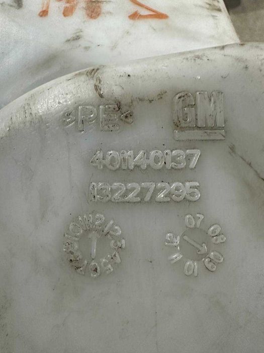 Бачок омывателя Opel insignia 2013-2017. 401140137